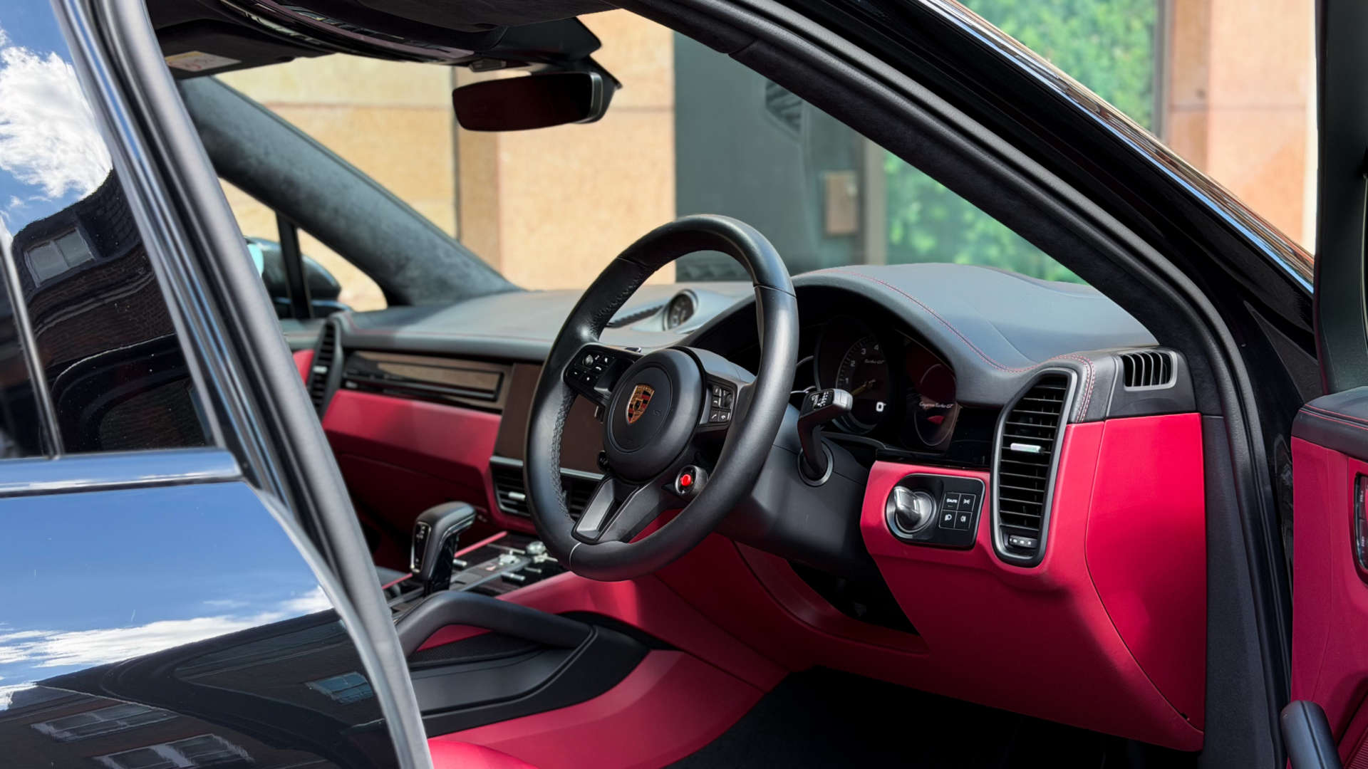 PORSCHE CAYENNE — photo 31