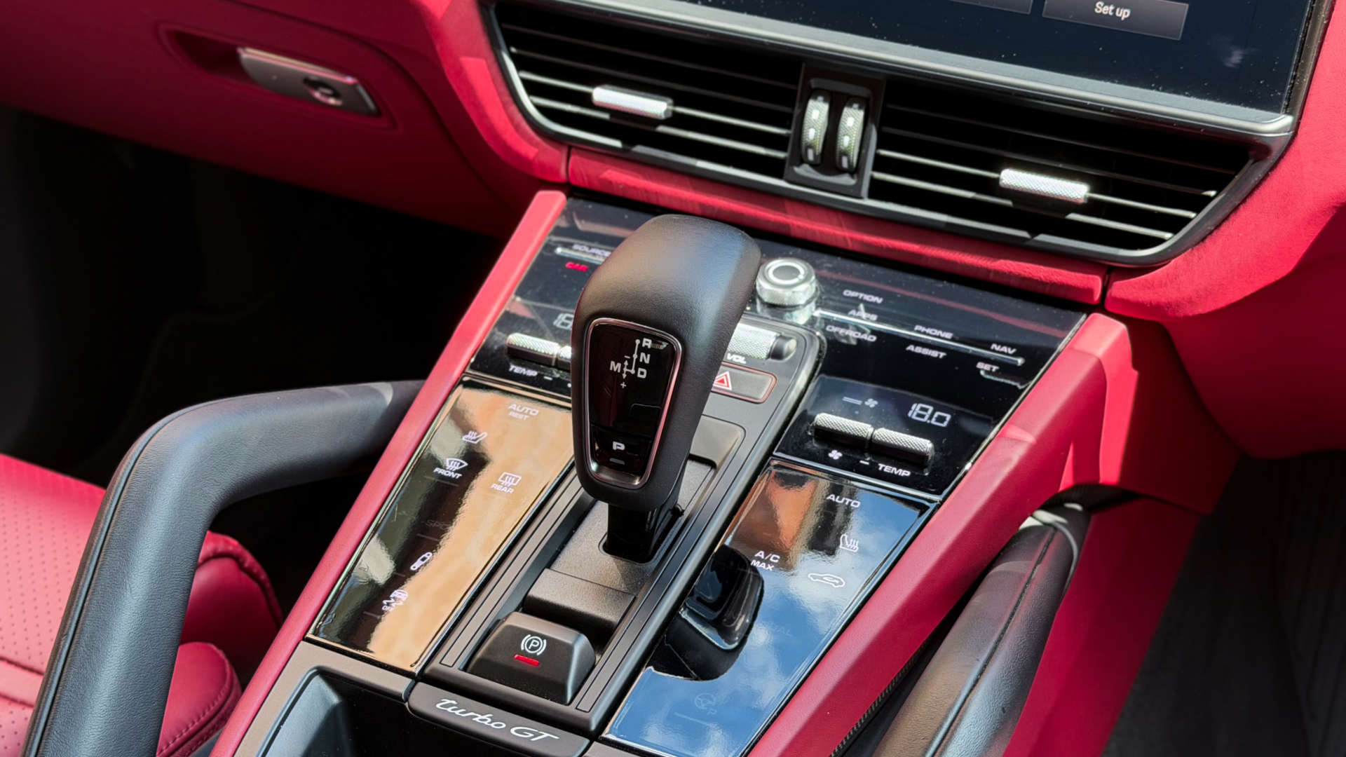 PORSCHE CAYENNE — photo 40