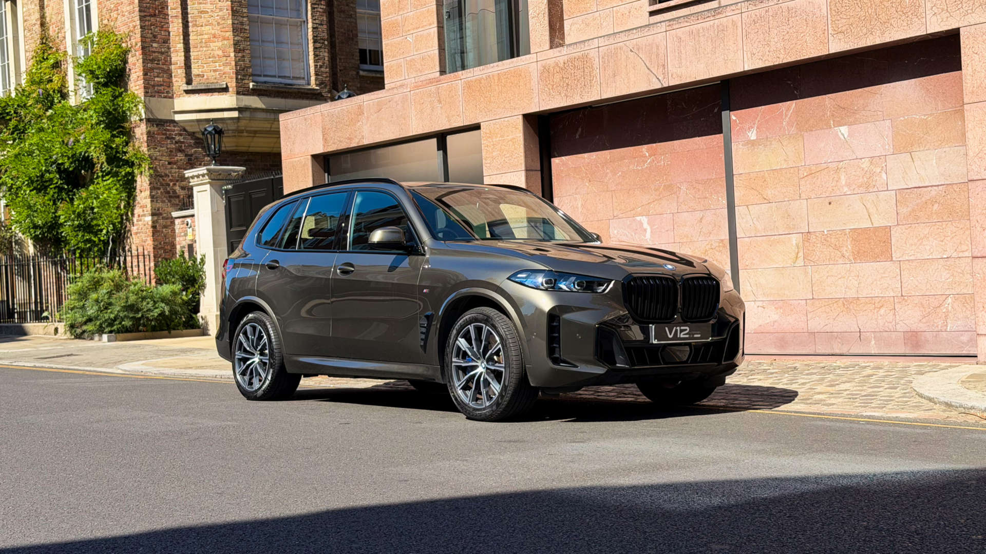 BMW X5 — photo 10