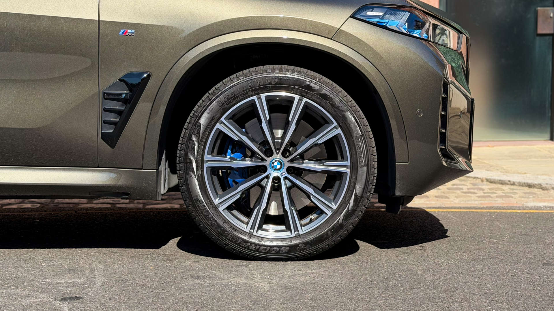 BMW X5 — photo 14