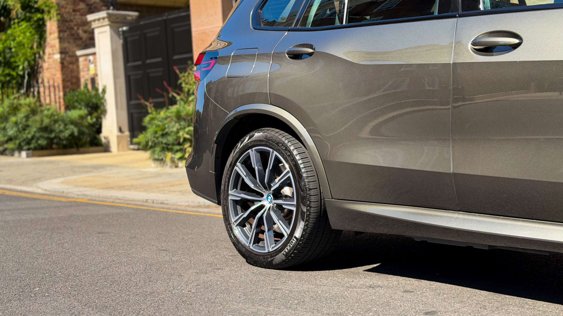 BMW X5 — photo 9