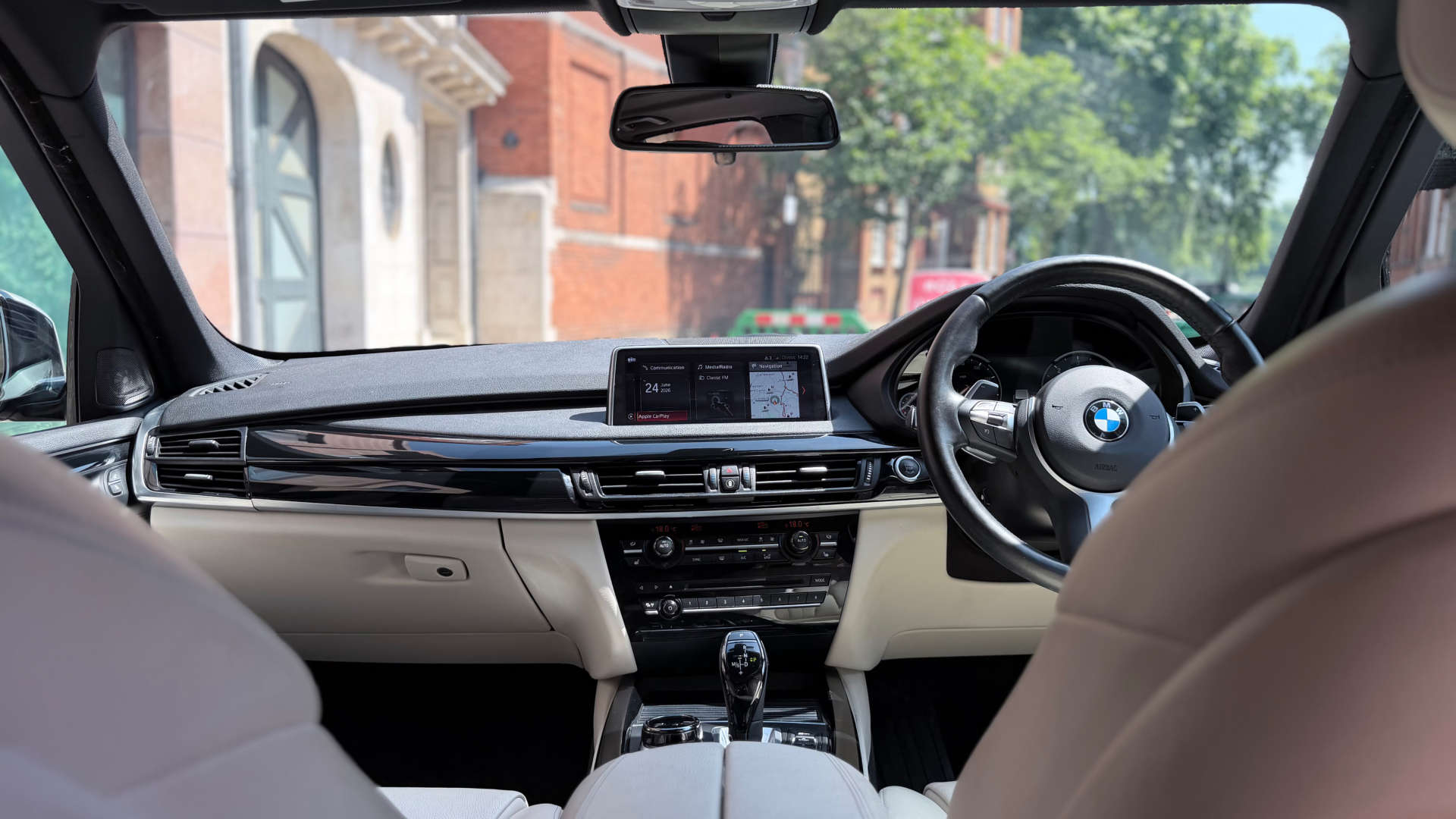 BMW X5 — photo 18