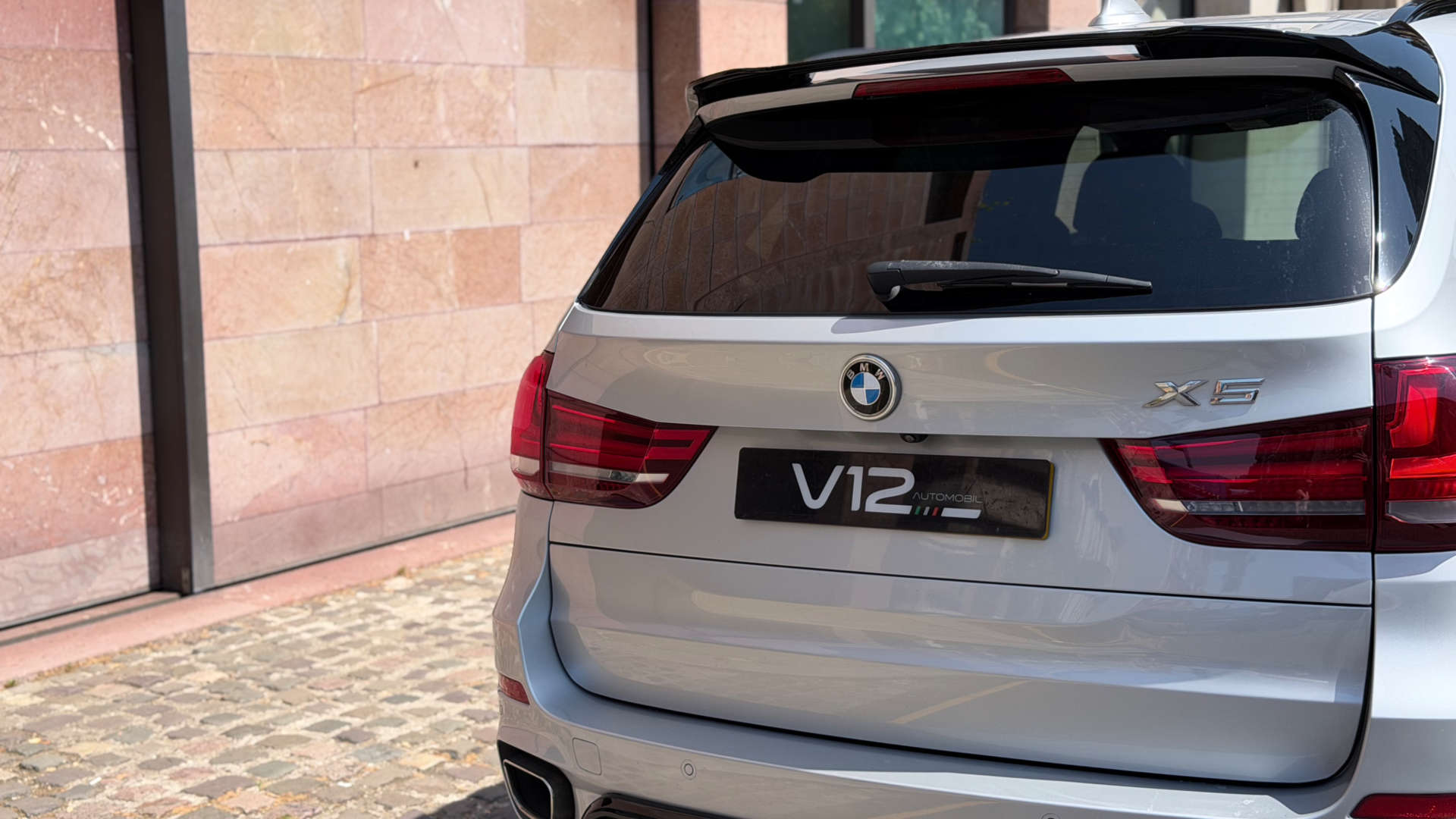 BMW X5 — photo 8