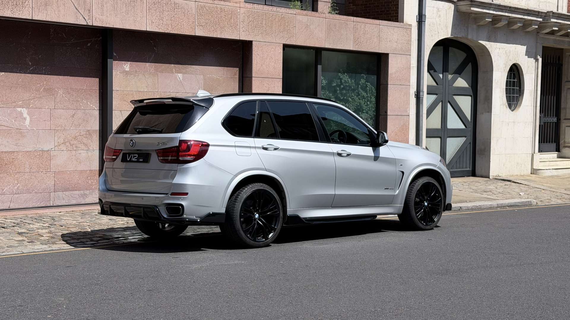 BMW X5 — photo 3