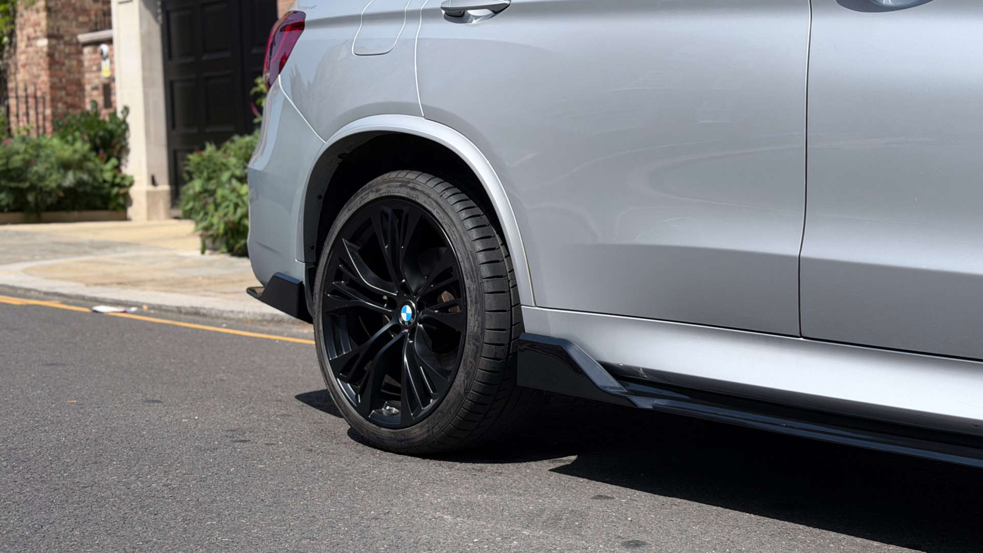 BMW X5 — photo 9