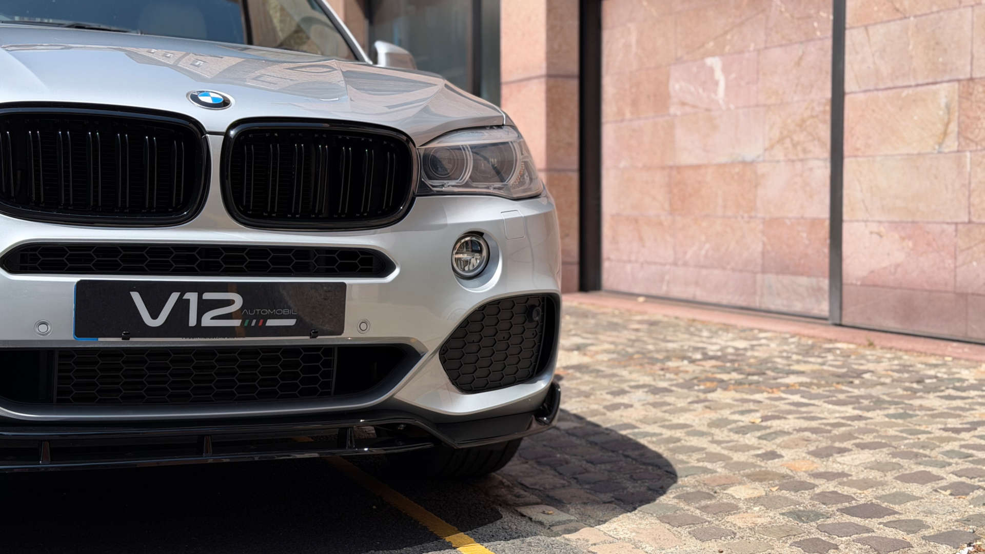 BMW X5 — photo 30