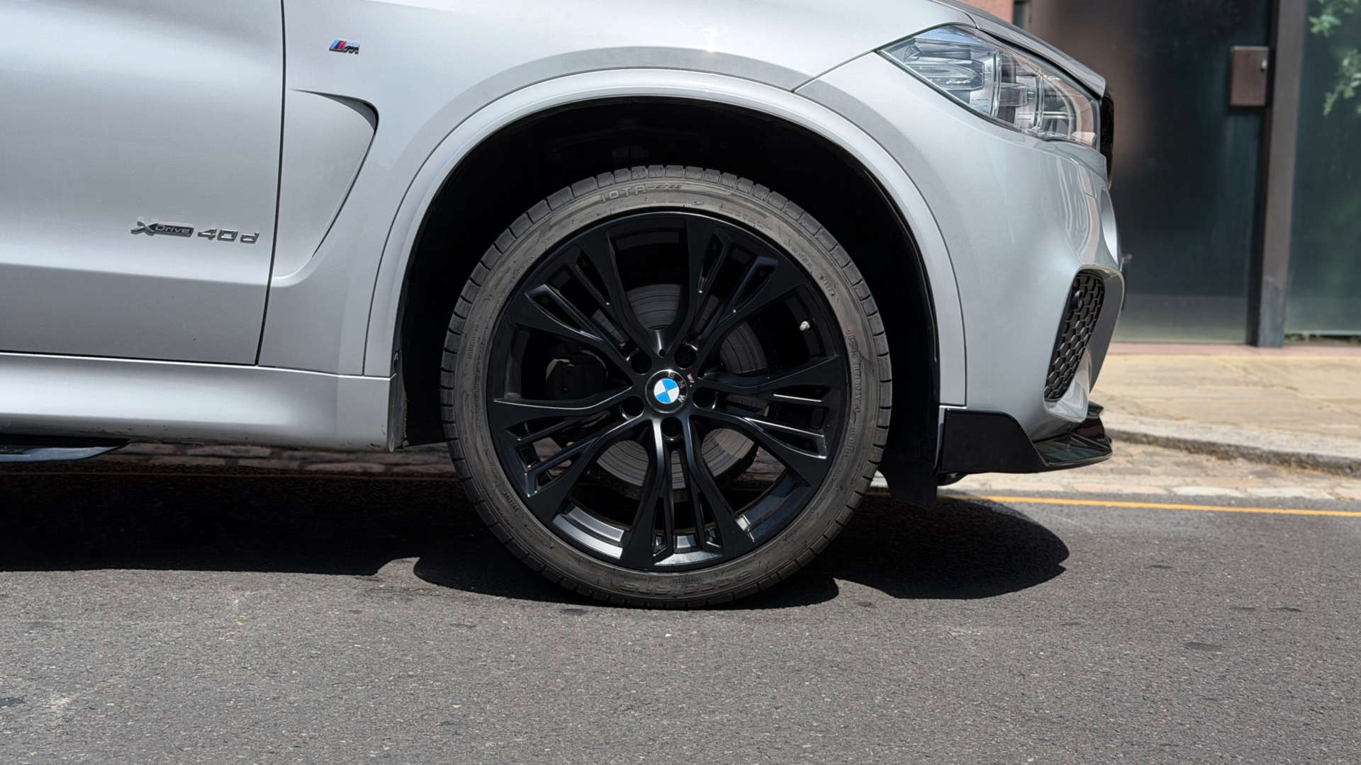 BMW X5 — photo 14