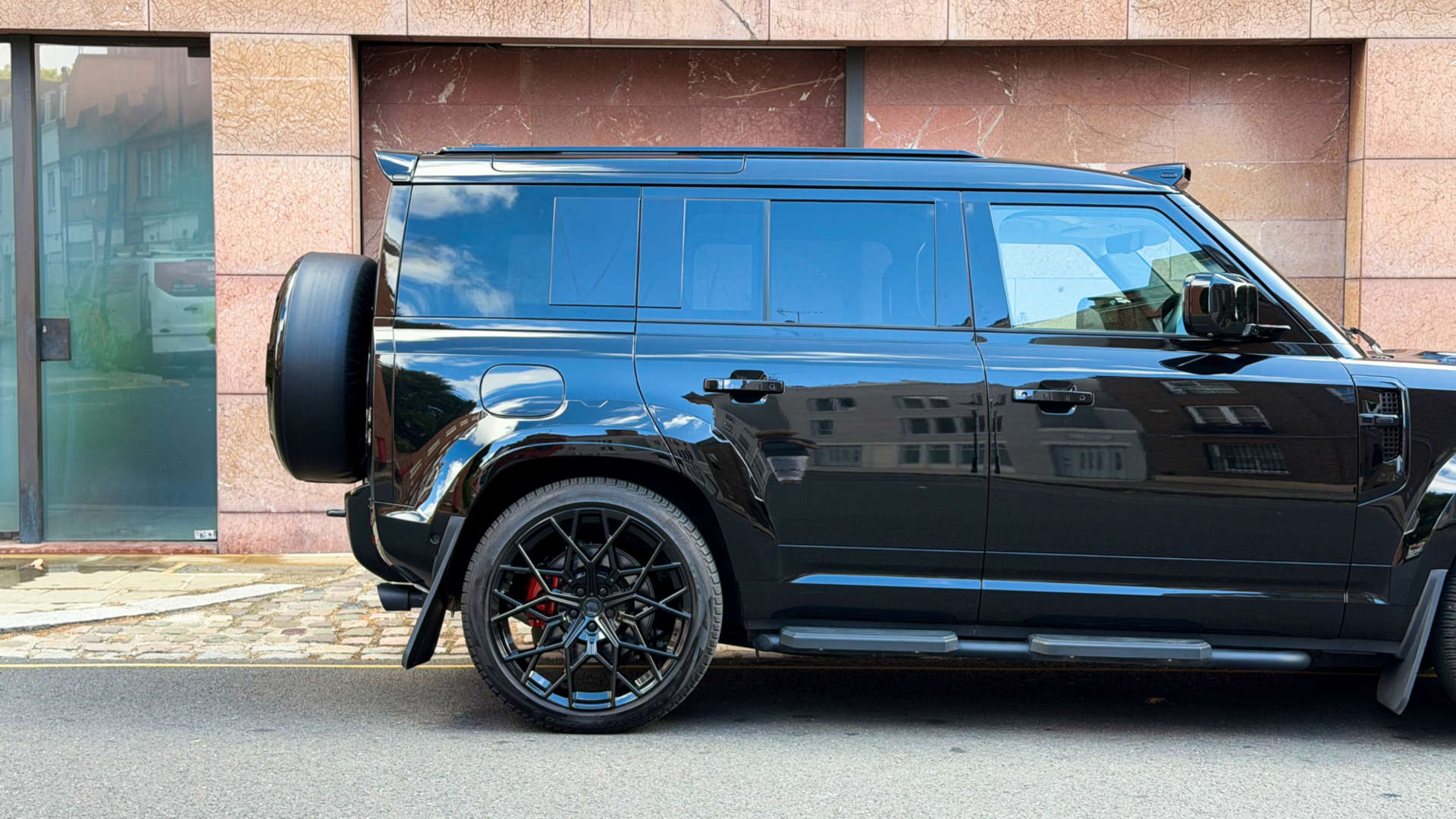 Land Rover DEFENDER — photo 10