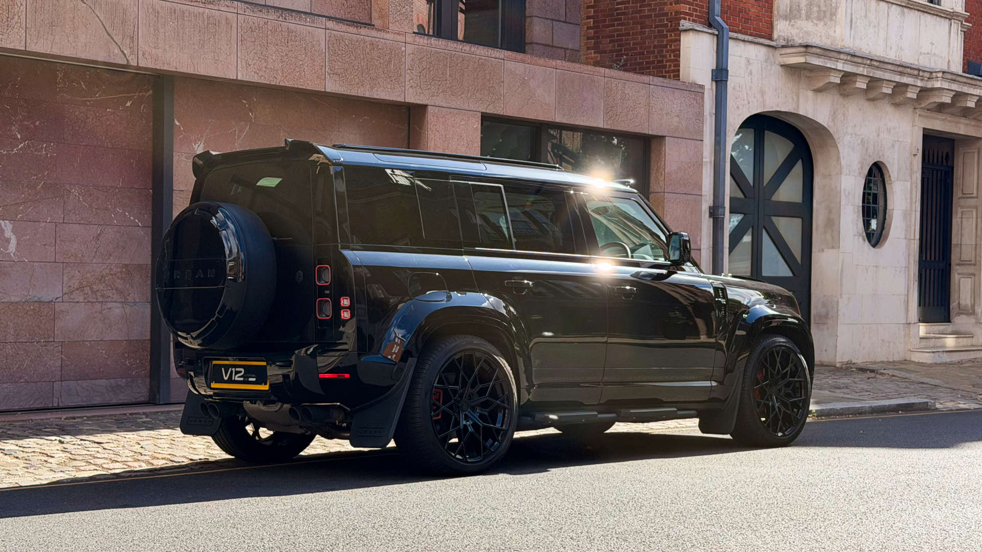 Land Rover DEFENDER — photo 13