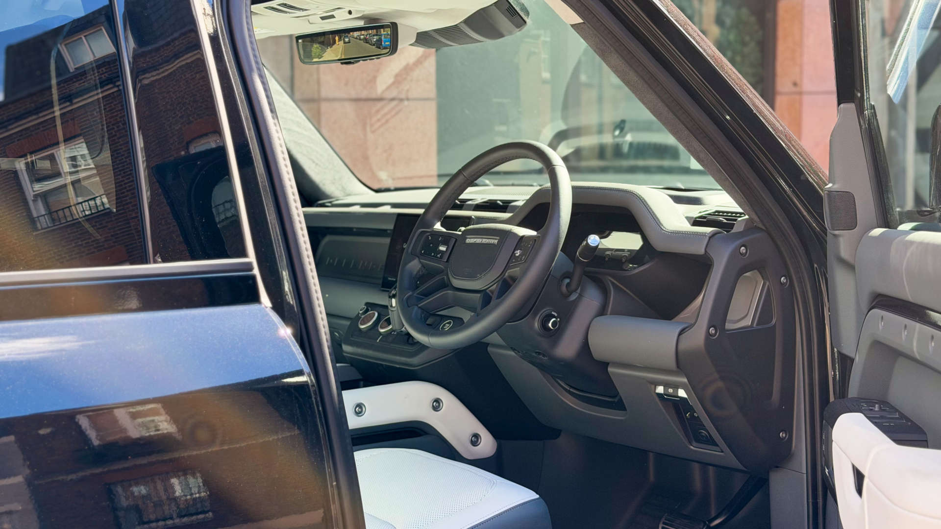 Land Rover DEFENDER — photo 24