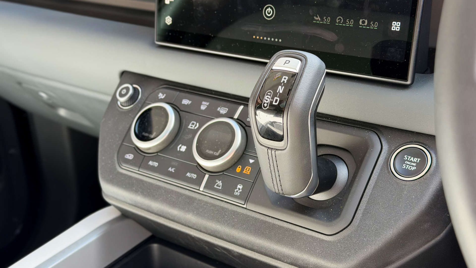 Land Rover DEFENDER — photo 33