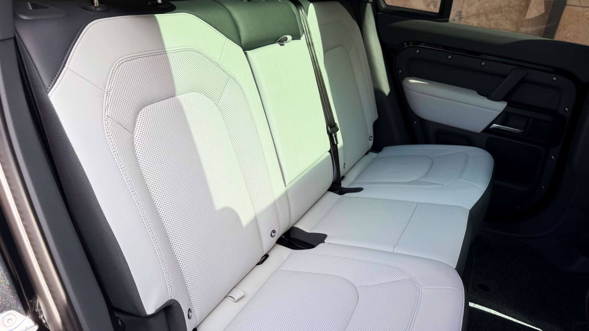 Land Rover DEFENDER — photo 37