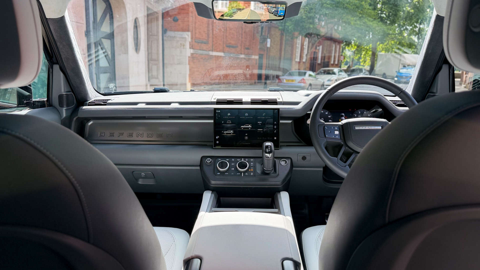 Land Rover DEFENDER — photo 38