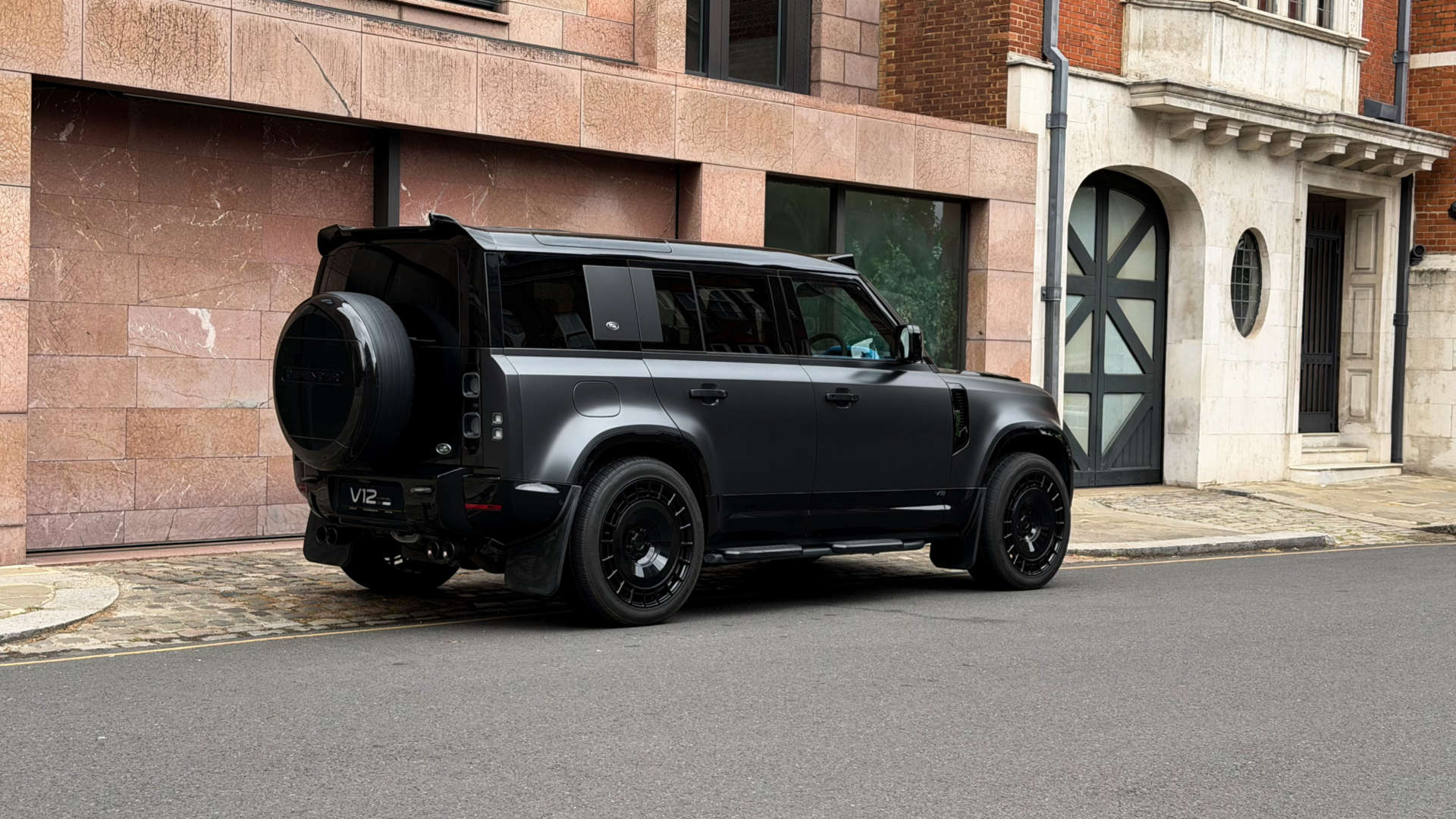 Land Rover DEFENDER — photo 3