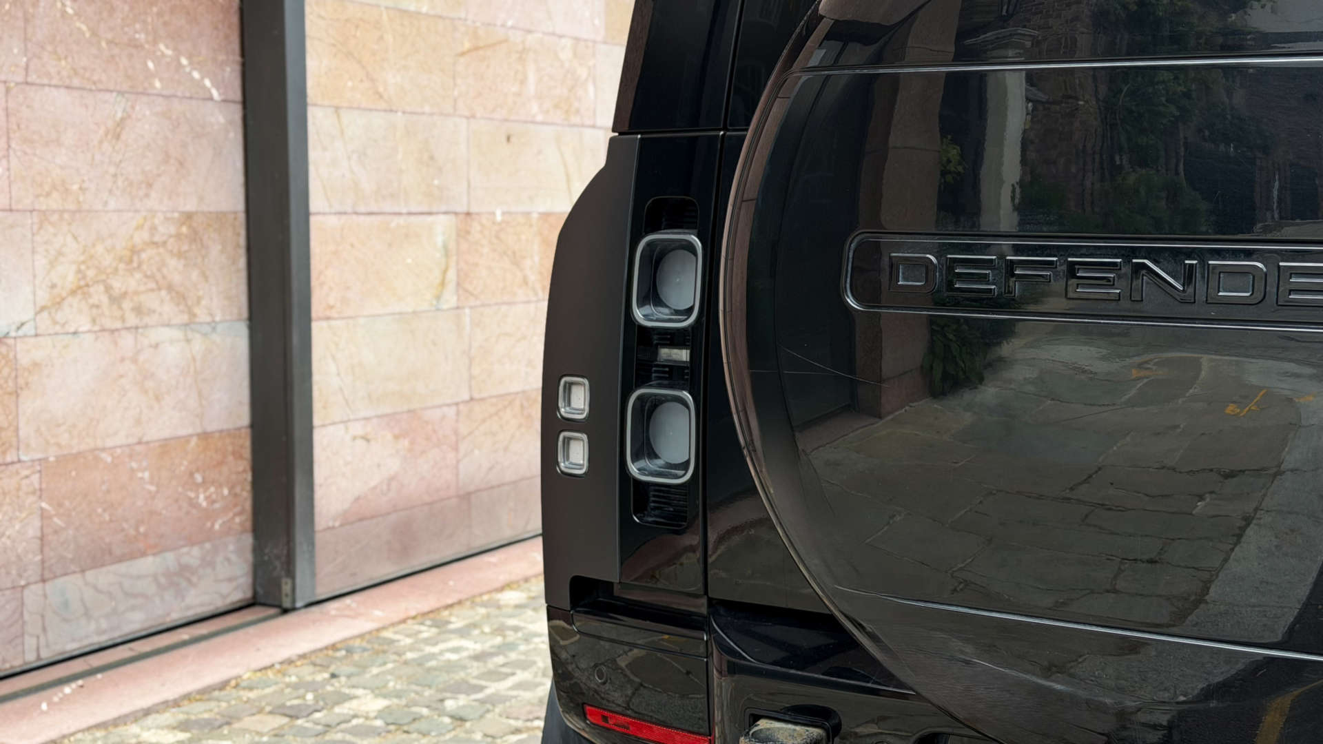 Land Rover DEFENDER — photo 11