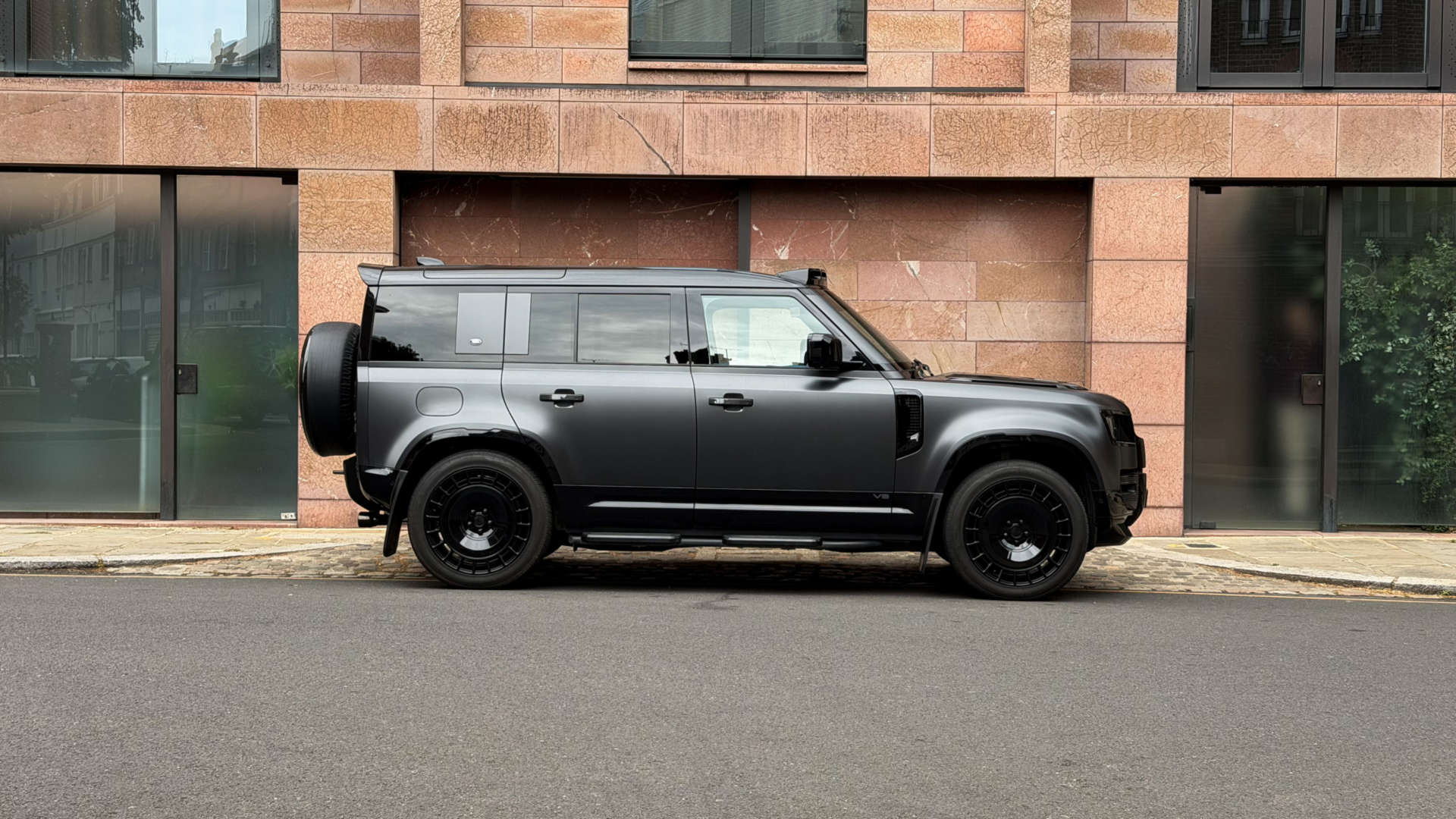 Land Rover DEFENDER — photo 6