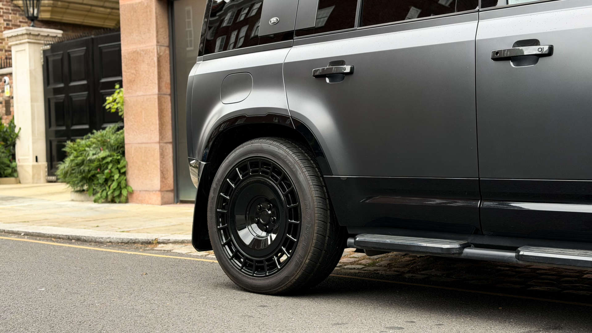 Land Rover DEFENDER — photo 15