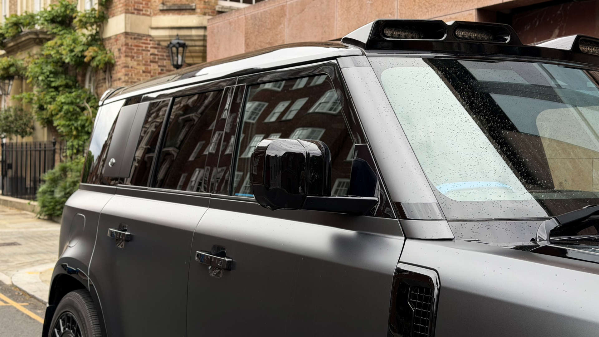 Land Rover DEFENDER — photo 16