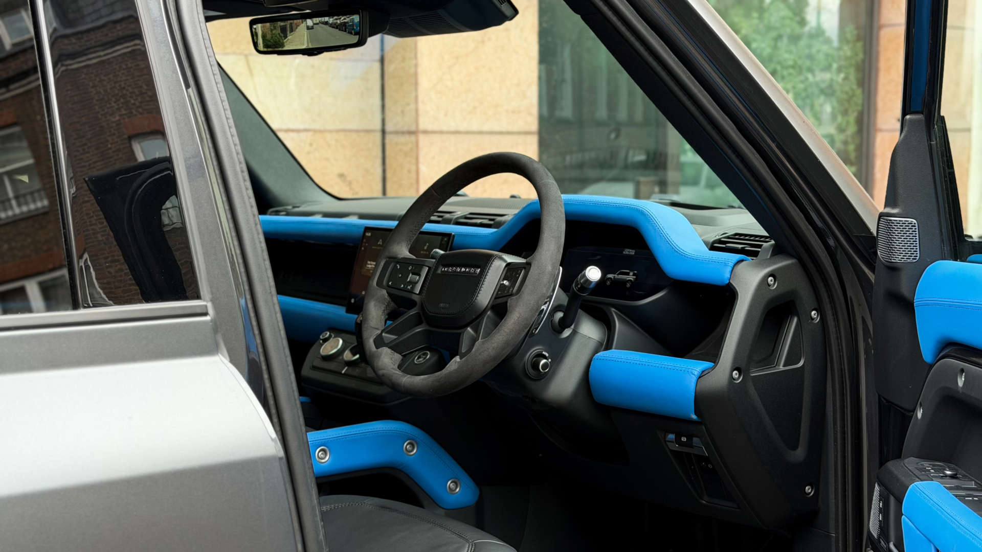 Land Rover DEFENDER — photo 2