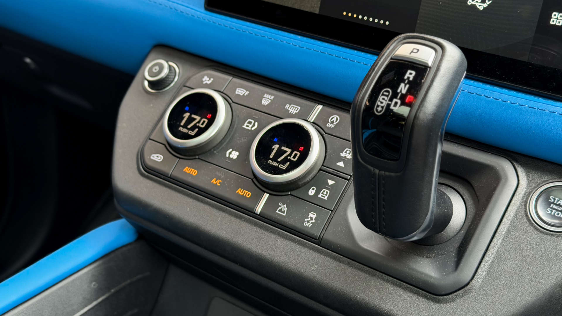 Land Rover DEFENDER — photo 40