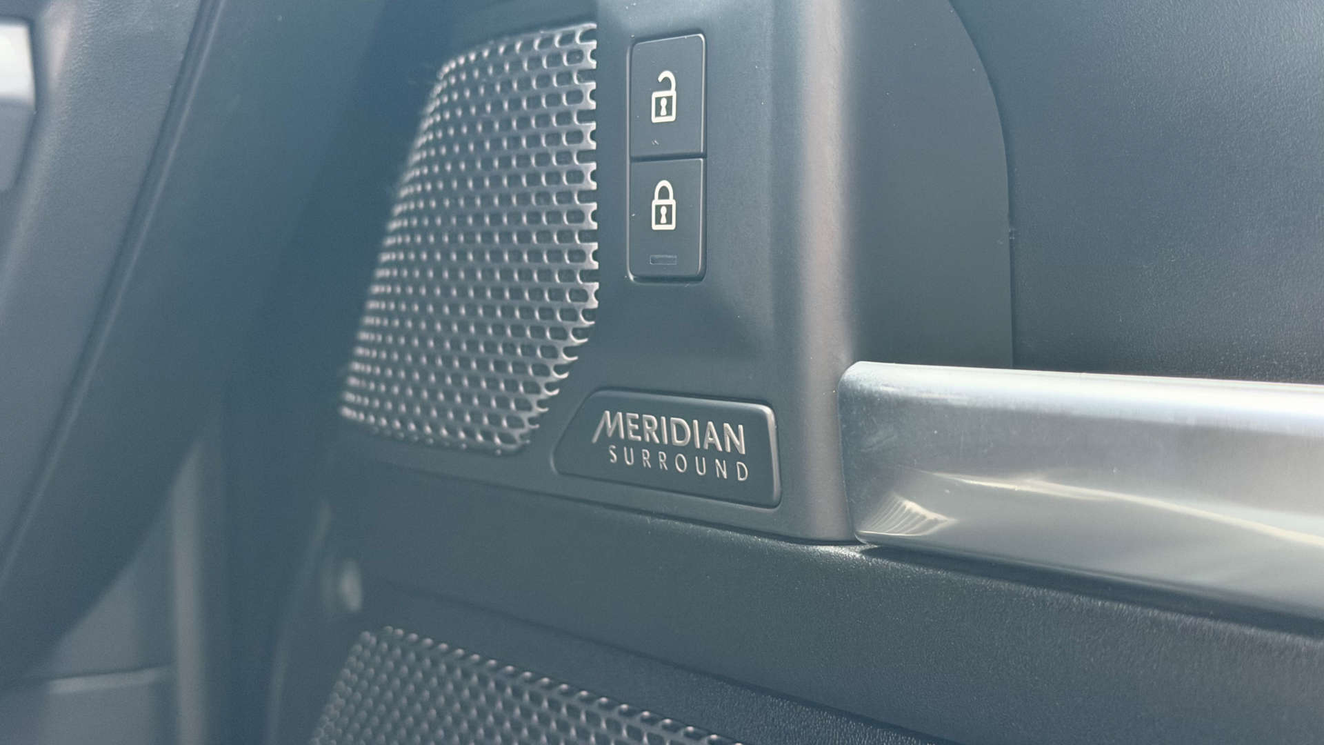 Land Rover DEFENDER — photo 42