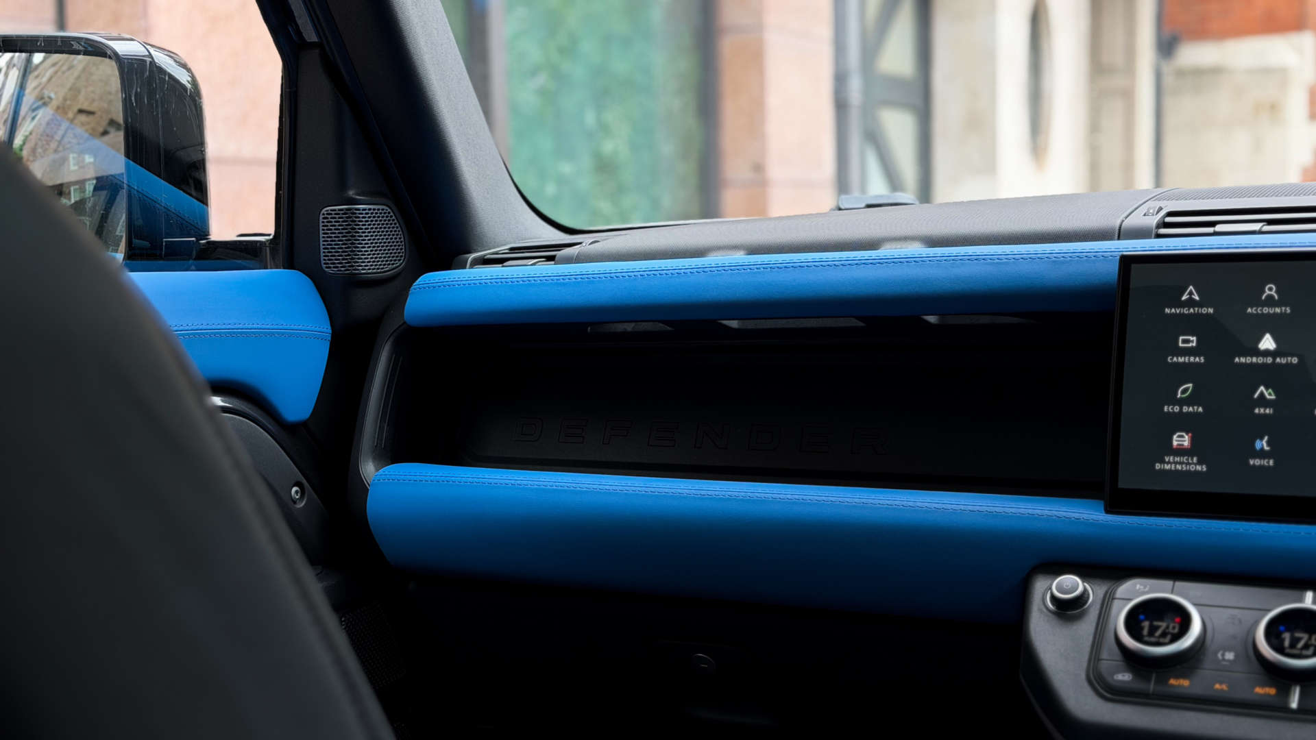 Land Rover DEFENDER — photo 49