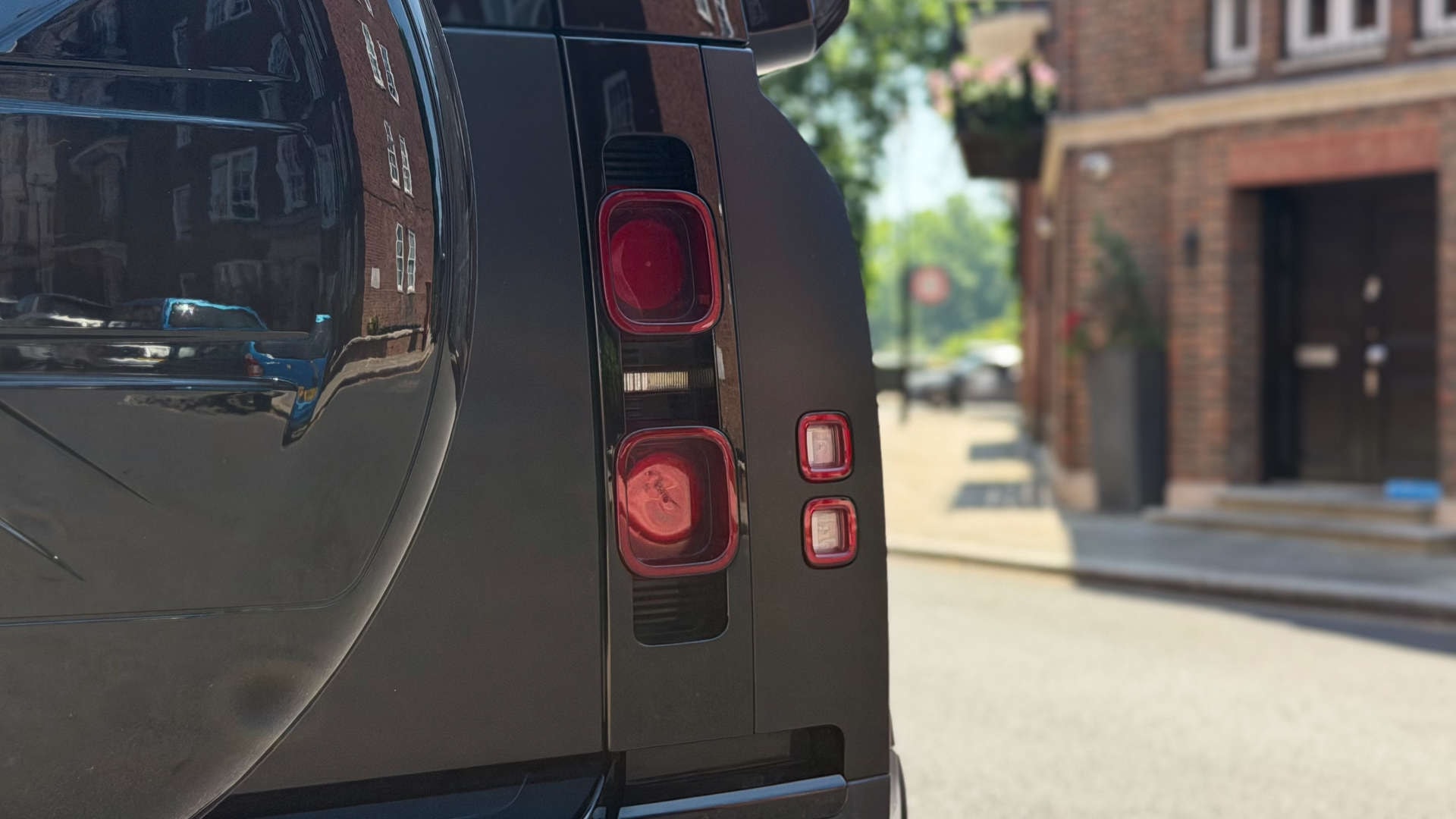 Land Rover DEFENDER — photo 10