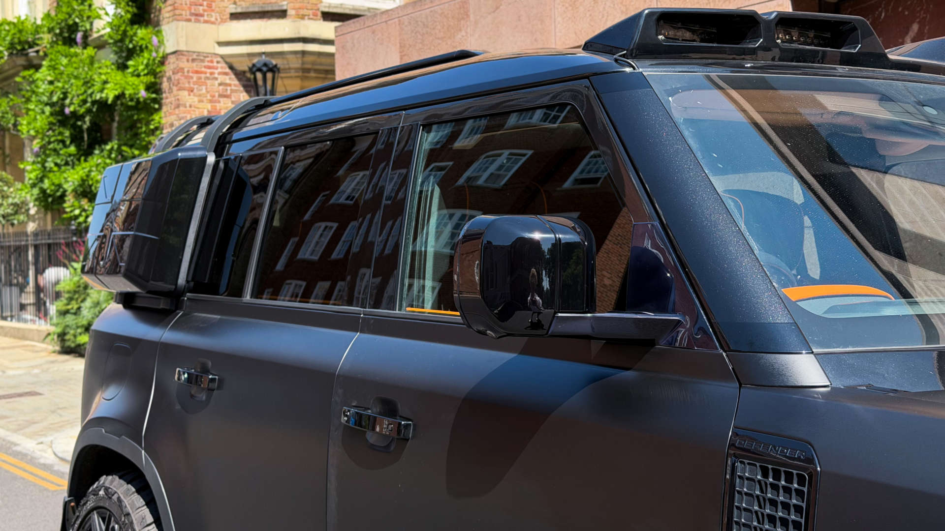 Land Rover DEFENDER — photo 13