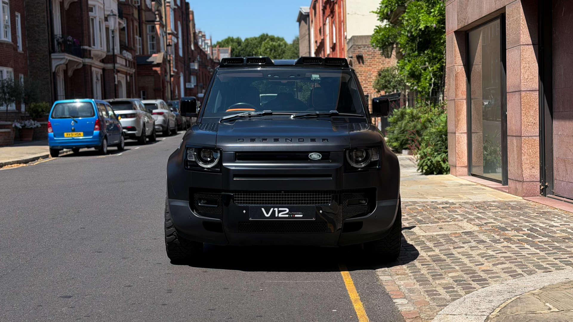 Land Rover DEFENDER — photo 6