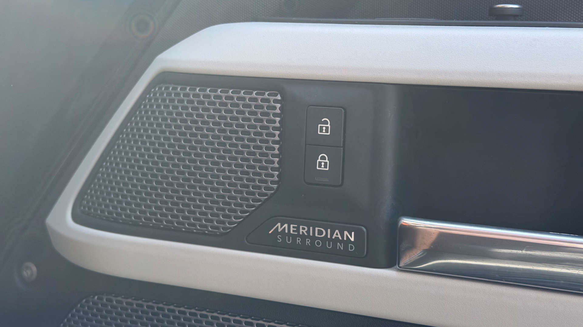 Land Rover DEFENDER — photo 46
